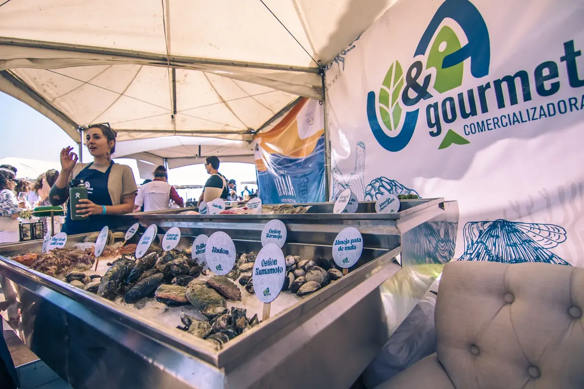 Stand con productos del mar