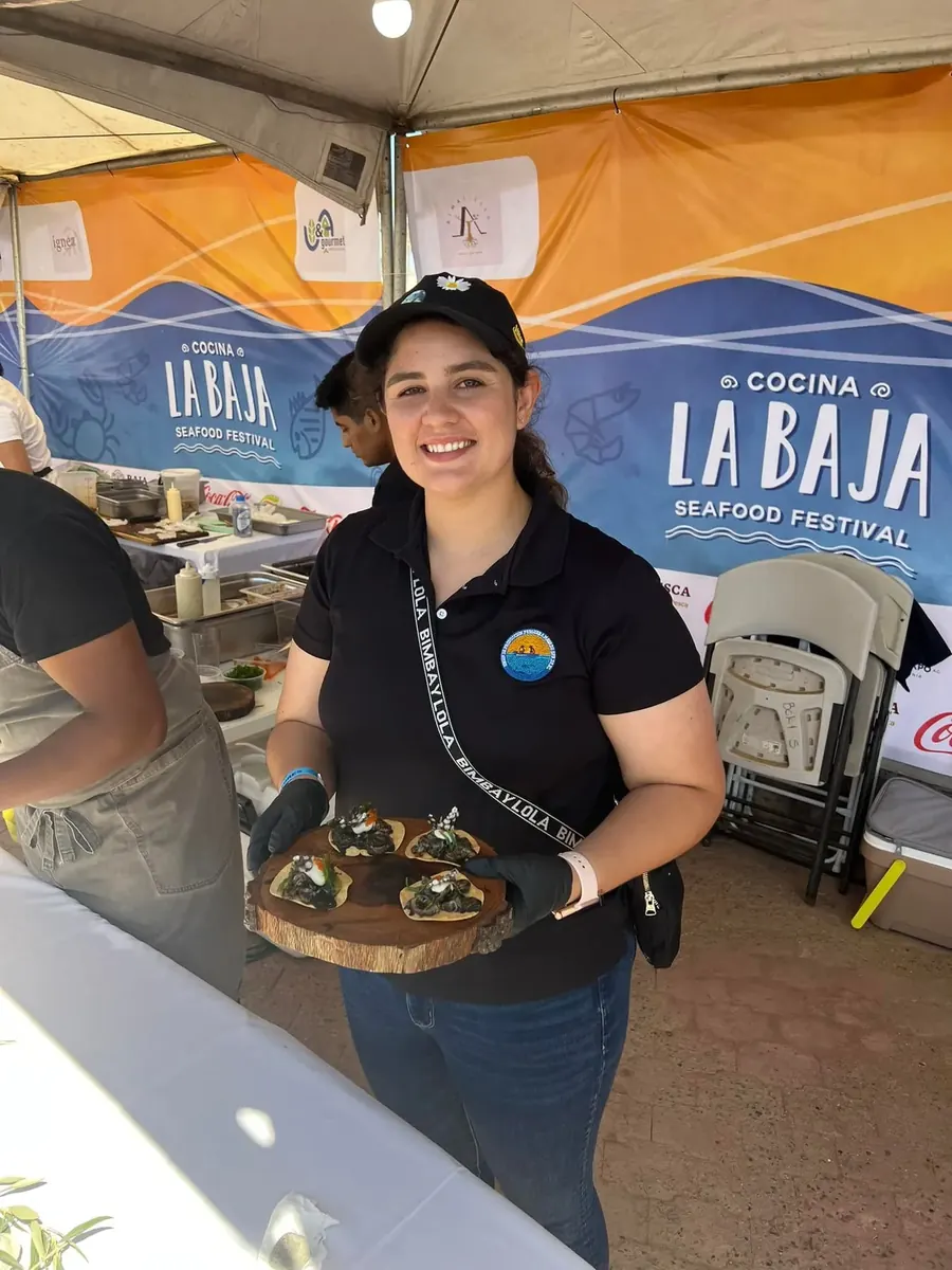 Chef con almeja gigante